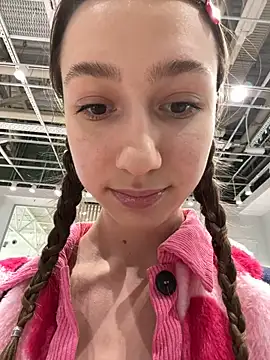 Lia  Love online show from February 7, 12:28 pm