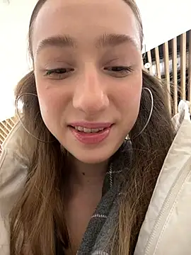 Lia  Love online show from February 12, 1:06 pm