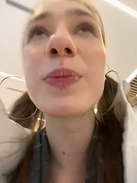 Lia  Love online show from February 12, 4:11 pm