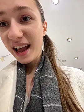 Lia  Love online show from February 17, 1:10 pm