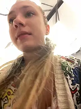 Lia  Love online show from March 11, 9:13 am