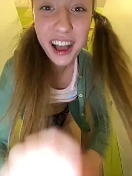 Lia  Love online show from March 21, 12:06 pm