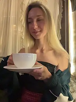 Lia  Love online show from October 21, 6:41 pm