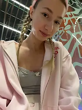 Lia  Love online show from October 28, 12:09 pm