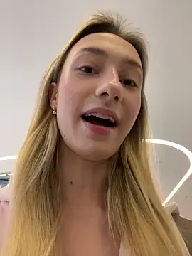 Lia  Love online show from November 13, 12:15 pm