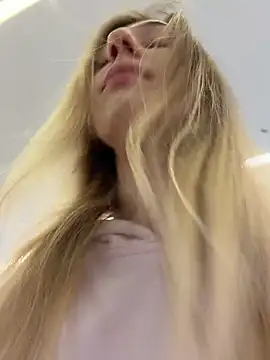 Lia  Love online show from January 8, 2:41 pm