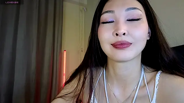 Snapshot of honey_yani chatting on May 16, 10:41 pm honey yani online show from May 16, 10:41 pm
