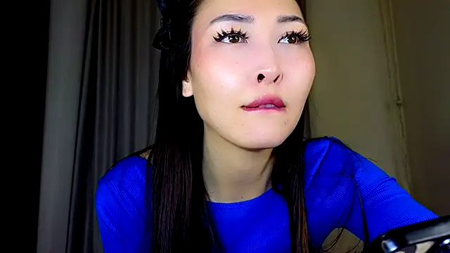 Snapshot of honey_yani chatting on June 4, 9:43 pm honey yani online show from June 4, 9:43 pm