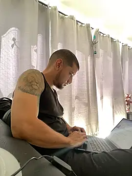 Snapshot of MrSoulMommy chatting on December 5, 3:06 pm MrSoulMommy online show from December 5, 3:06 pm