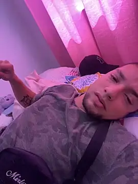 Snapshot of MrSoulMommy chatting on December 9, 5:08 pm MrSoulMommy online show from December 9, 5:08 pm