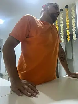 Snapshot of MrSoulMommy chatting on December 16, 10:18 am MrSoulMommy online show from December 16, 10:18 am