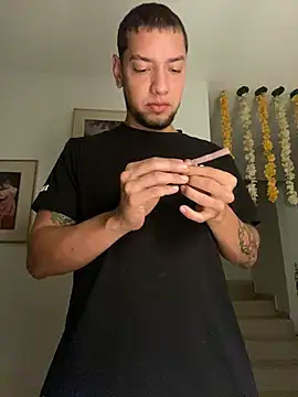 Snapshot of MrSoulMommy chatting on December 28, 9:42 am MrSoulMommy online show from December 28, 9:42 am