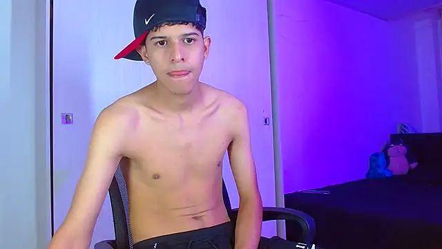 LiamGadiell online show from January 7, 12:13 am