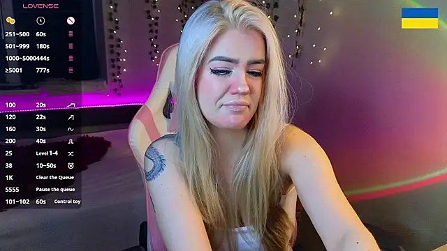 RedVelveten online show from October 2, 8:27 pm