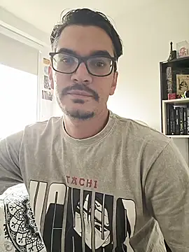 Snapshot of Cam_Sorrento chatting on April 16, 3:57 pm Cam Sorrento online show from April 16, 3:57 pm