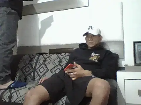 oiram27 online show from December 1, 1:27 pm