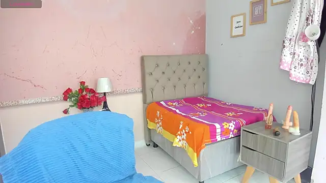 lauren rios7 online show from December 2, 2:01 pm