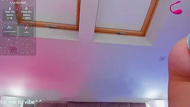 Snapshot of Mayzzie chatting on February 14, 3:33 am Mayzzie online show from February 14, 3:33 am