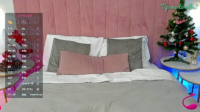 Snapshot of Mayzzie chatting on December 19, 8:05 pm Mayzzie online show from December 19, 8:05 pm