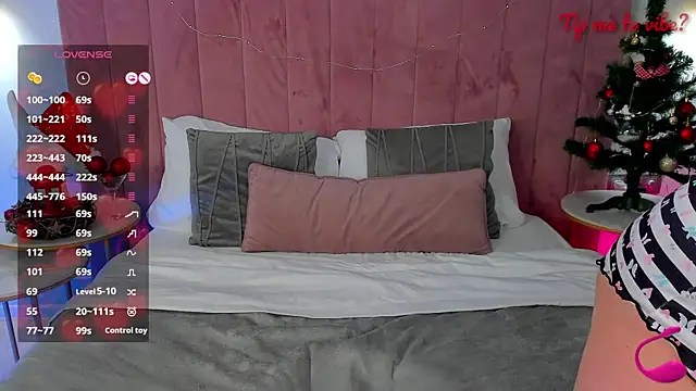 Snapshot of Mayzzie chatting on January 14, 8:25 pm Mayzzie online show from January 14, 8:25 pm