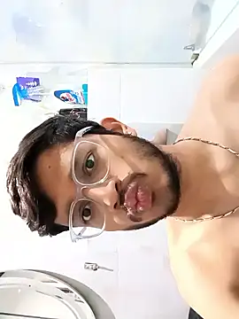 Snapshot of skinnyyyyyyyyy chatting on February 15, 2:58 am skinnyyyyyyyyy online show from February 15, 2:58 am