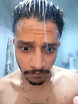 skinnyyyyyyyyy online show from December 18, 4:51 am