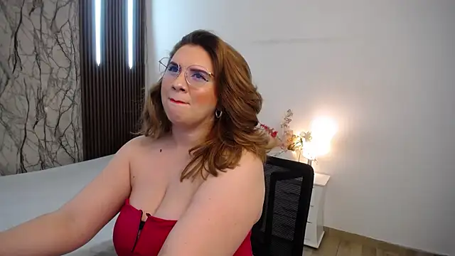 MartinaGuzmann online show from March 8, 1:50 am