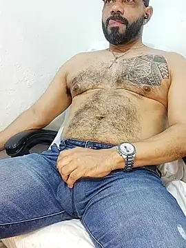 Snapshot of bruce_bigg chatting on May 12, 11:46 pm bruce bigg online show from May 12, 11:46 pm