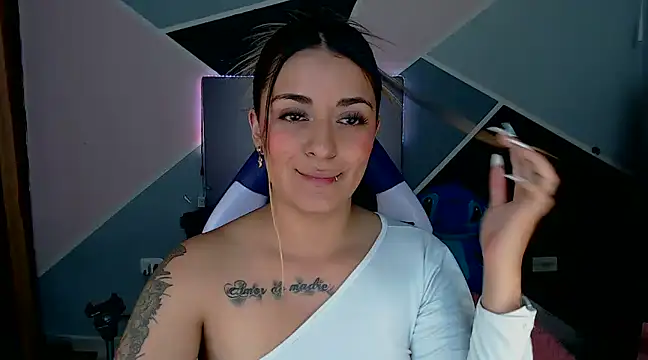 Snapshot of Samanta_james19 chatting on December 6, 7:56 pm Samanta james19 online show from December 6, 7:56 pm