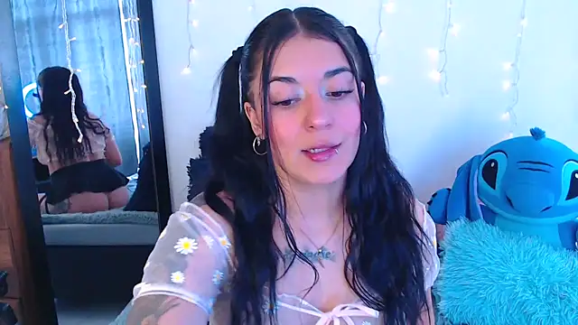 Snapshot of Samanta_james19 chatting on November 12, 3:45 pm Samanta james19 online show from November 12, 3:45 pm