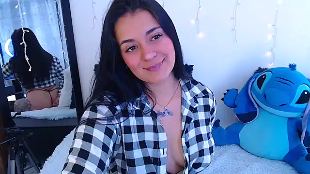 Snapshot of Samanta_james19 chatting on December 4, 5:10 pm Samanta james19 online show from December 4, 5:10 pm