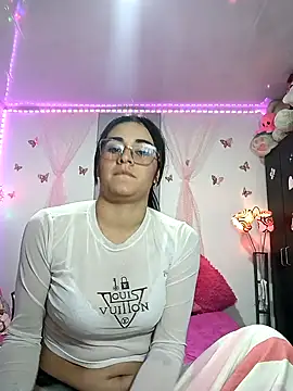 Hanna Kinsley online show from December 13, 4:33 am