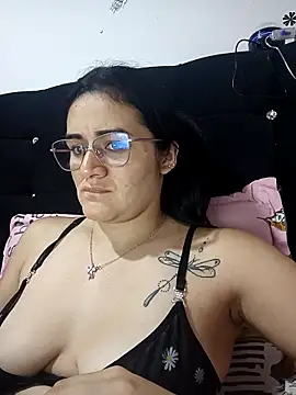 Hanna Kinsley online show from November 4, 3:38 am