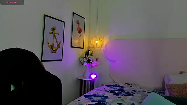 naomiii   online show from September 29, 11:48 am