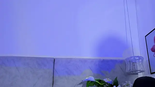 naomiii   online show from October 27, 11:58 am