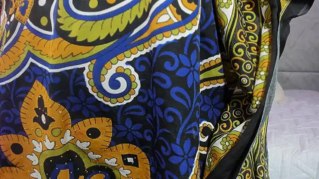 naomiii   online show from April 22, 11:45 am