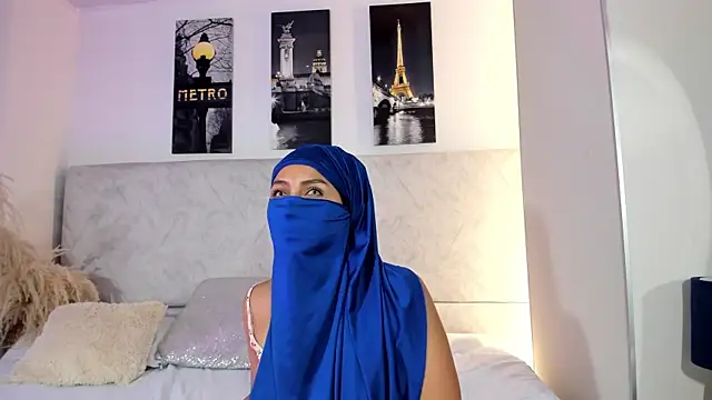 Snapshot of naomiii__ chatting on April 29, 5:30 pm naomiii online show from April 29, 5:30 pm