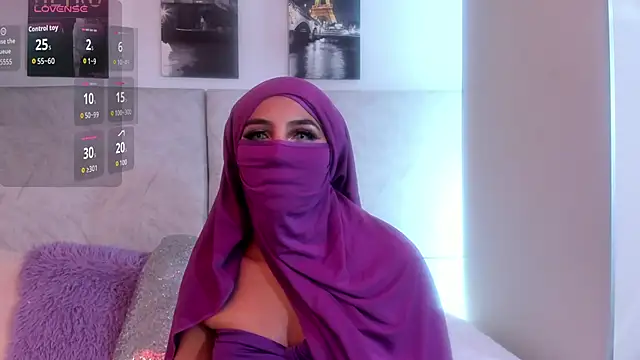 Snapshot of naomiii__ chatting on May 29, 7:45 pm naomiii online show from May 29, 7:45 pm