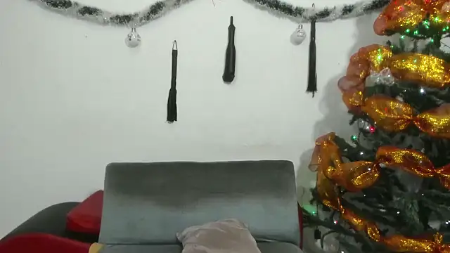 Skarleth018 online show from December 2, 12:40 pm