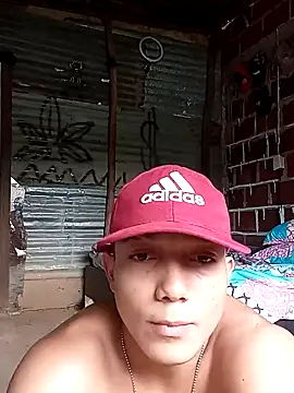 Snapshot of tayson_ chatting on January 30, 7:59 pm tayson online show from January 30, 7:59 pm