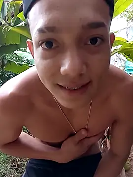 Snapshot of tayson_ chatting on March 13, 11:41 am tayson online show from March 13, 11:41 am