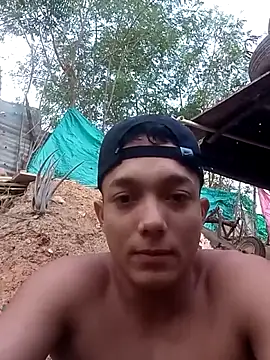 Snapshot of tayson_ chatting on October 9, 10:46 am tayson online show from October 9, 10:46 am