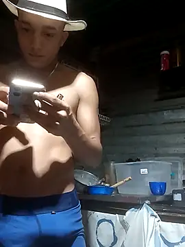 Snapshot of tayson_ chatting on March 30, 10:38 am tayson online show from March 30, 10:38 am