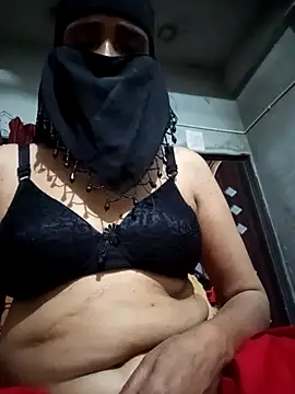 Snapshot of HenaAra chatting on February 3, 12:54 pm HenaAra online show from February 3, 12:54 pm