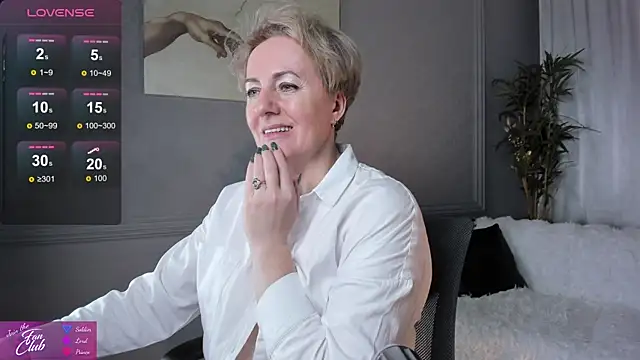 Nika Smit online show from February 1, 8:18 am