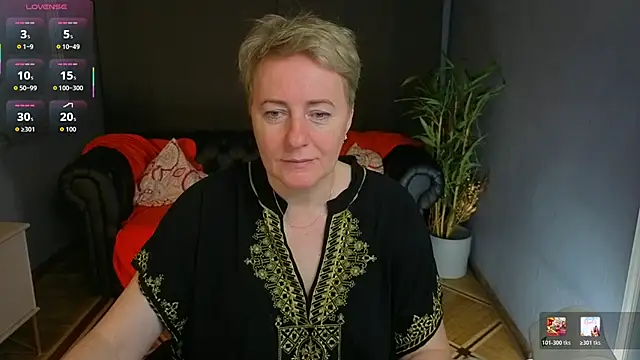 Snapshot of Nika_Smit chatting on May 24, 5:12 am Nika Smit online show from May 24, 5:12 am
