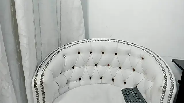 Analia18  online show from February 26, 12:58 pm