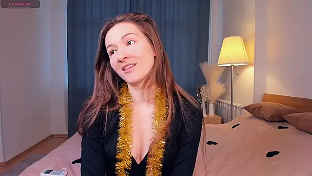 Snapshot of VickieVici chatting on December 4, 10:24 am VickieVici online show from December 4, 10:24 am