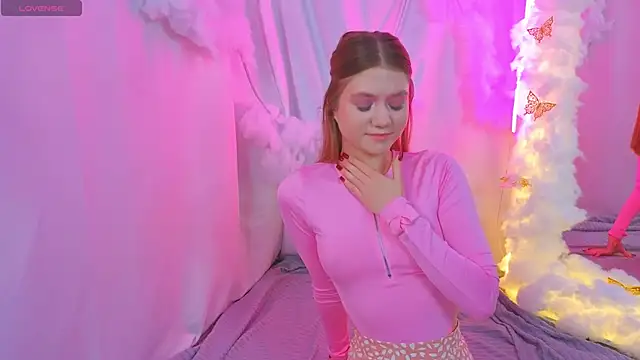 AlisiaSpinnet  online show from November 4, 3:44 pm