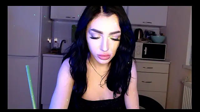 Snapshot of NancyLovee_ chatting on December 4, 9:46 pm NancyLovee  online show from December 4, 9:46 pm